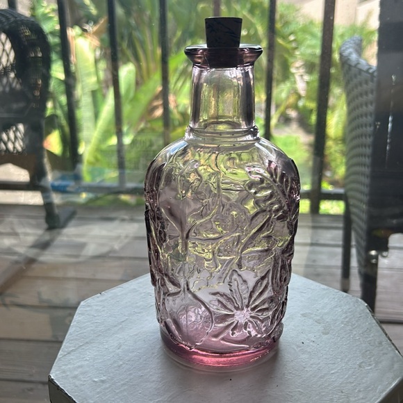 Vintage, Libbey, Pink Floral embossed Decanter. 8” H - Picture 11 of 12